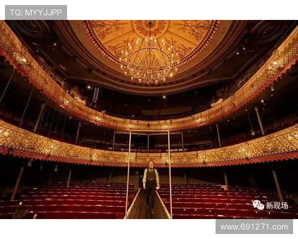 重温经典，点亮温情：电影《圣诞颂歌》的魅力穿越时空