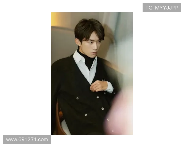 严禹豪《小时代》剧照:捕捉时代心跳,铭刻青春回响 严禹豪《小时代》剧照:捕捉时代心跳,铭刻青春回响